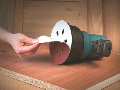 Круг абразивный шлифовальный на липучке 8 отверстий Ø125 P240 (УПАКОВКА ПО 100ШТ)